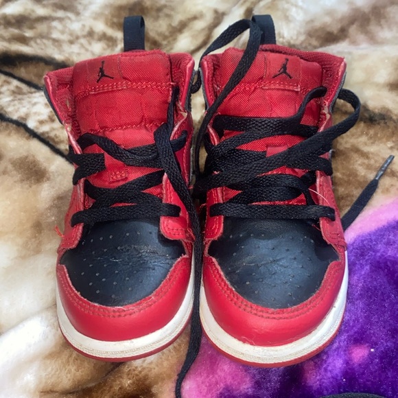 Air Jordan 1’s toddlers - Picture 2 of 6